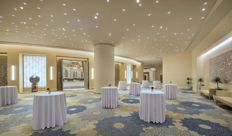 Hilton_Convention_Hotel_Hall_